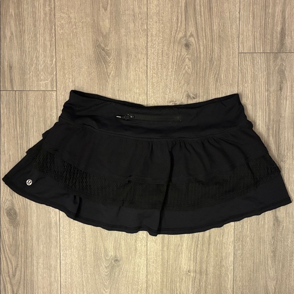 Lululemon nothing to hide Ruffled mini skirt size 6 - Picture 3 of 5